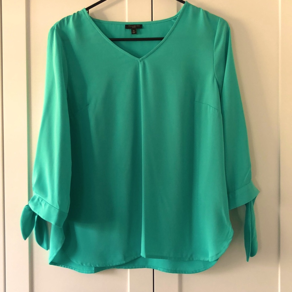 Talbots petite v-neck 3/4th sleeve with bow top